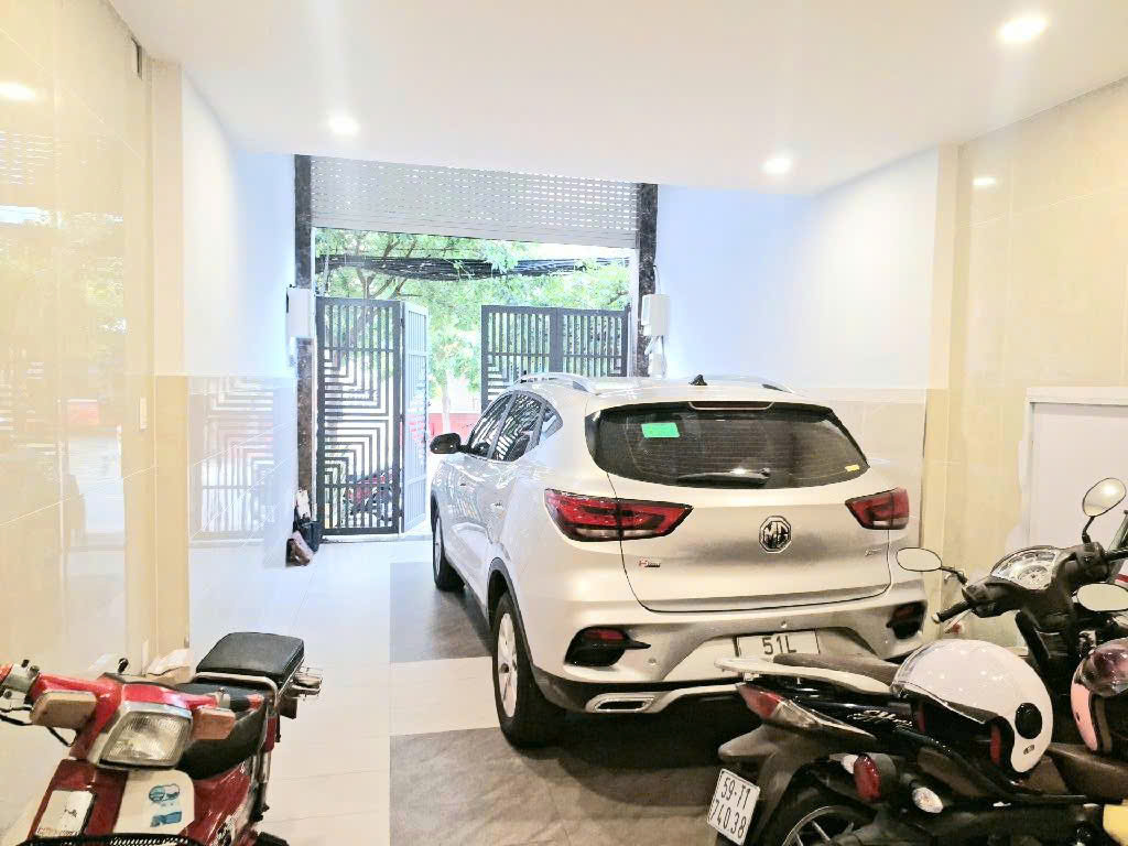  Biệt thự Q7 

TRUNG TÂM Q7 TÂN KIỂNG 
Ngang 4.1 x 18 
6 tấm 