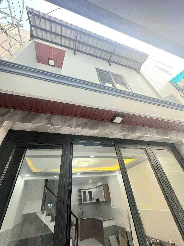  SÁT MẶT TIỀN ĐƯỜNG Huỳnh Tấn Phát 
Trung tâm Q7 

NGANG 3.5 M  Dài 7.05
DT SD 49 M2  HƠN 2 TỶ 