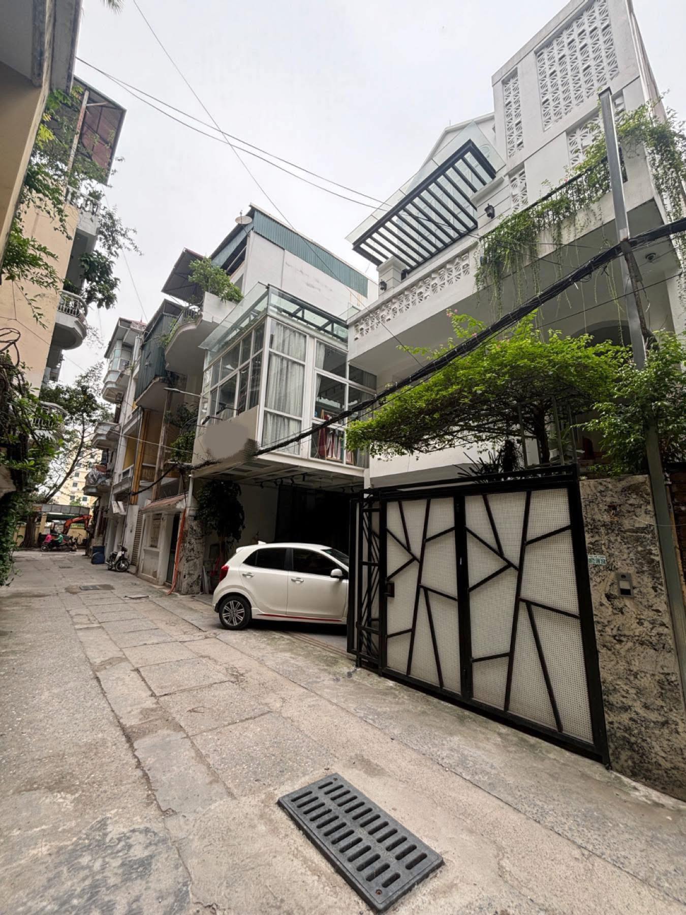  KHU CÁN BỘ HOÀNG QUỐC VIỆT - MẶT TIỀN KHỦNG - VỪA Ở VỪA KINH DOANH - 2 THOÁNG - Ô TÔ VÀO NHÀ - 101M*4T 