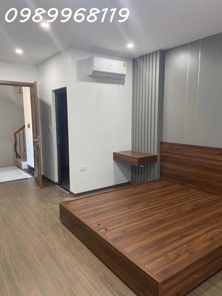  Bán Nhà phố Nguyễn Ngọc Vũ xây mới- Full đồ nội thất cao cấp - Ô tô đỗ cửa vào nhà - Lô góc- Giá rẻ bất ngờ 