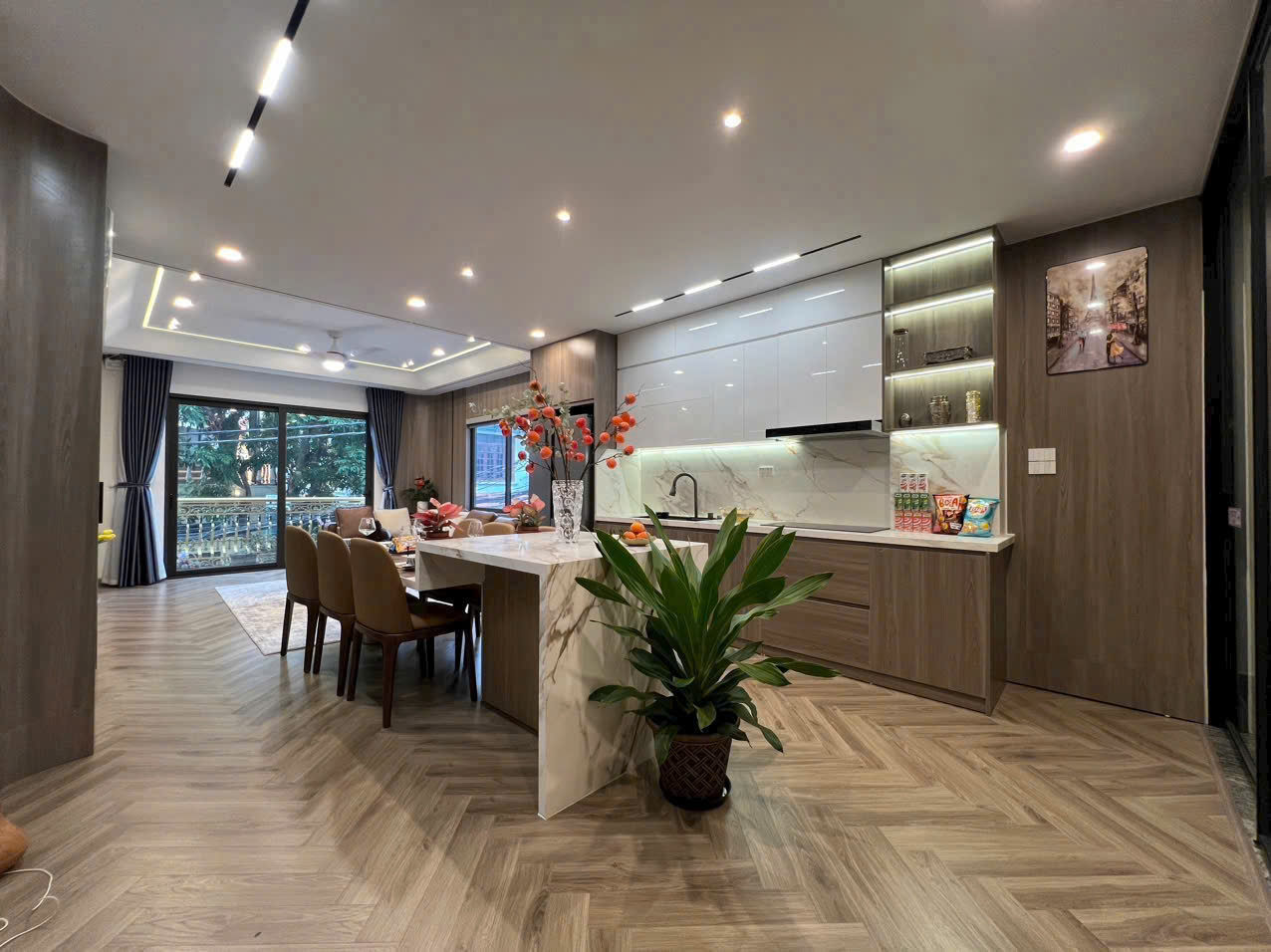  1 Căn duy nhất mặt ngõ thông ô tô – 5 tầng Việt Hưng, 30m; nhỉnh 4 tỷ 