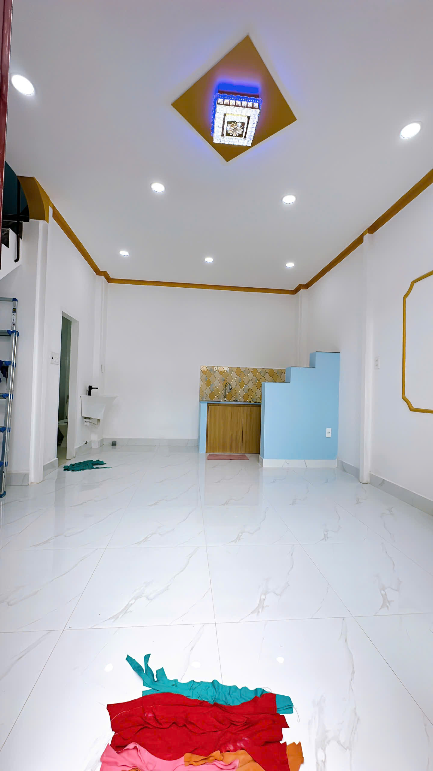  Sát mặt tiền ????xe hơi 
Khánh Hội Q4 
HƠN 2 TỶ 