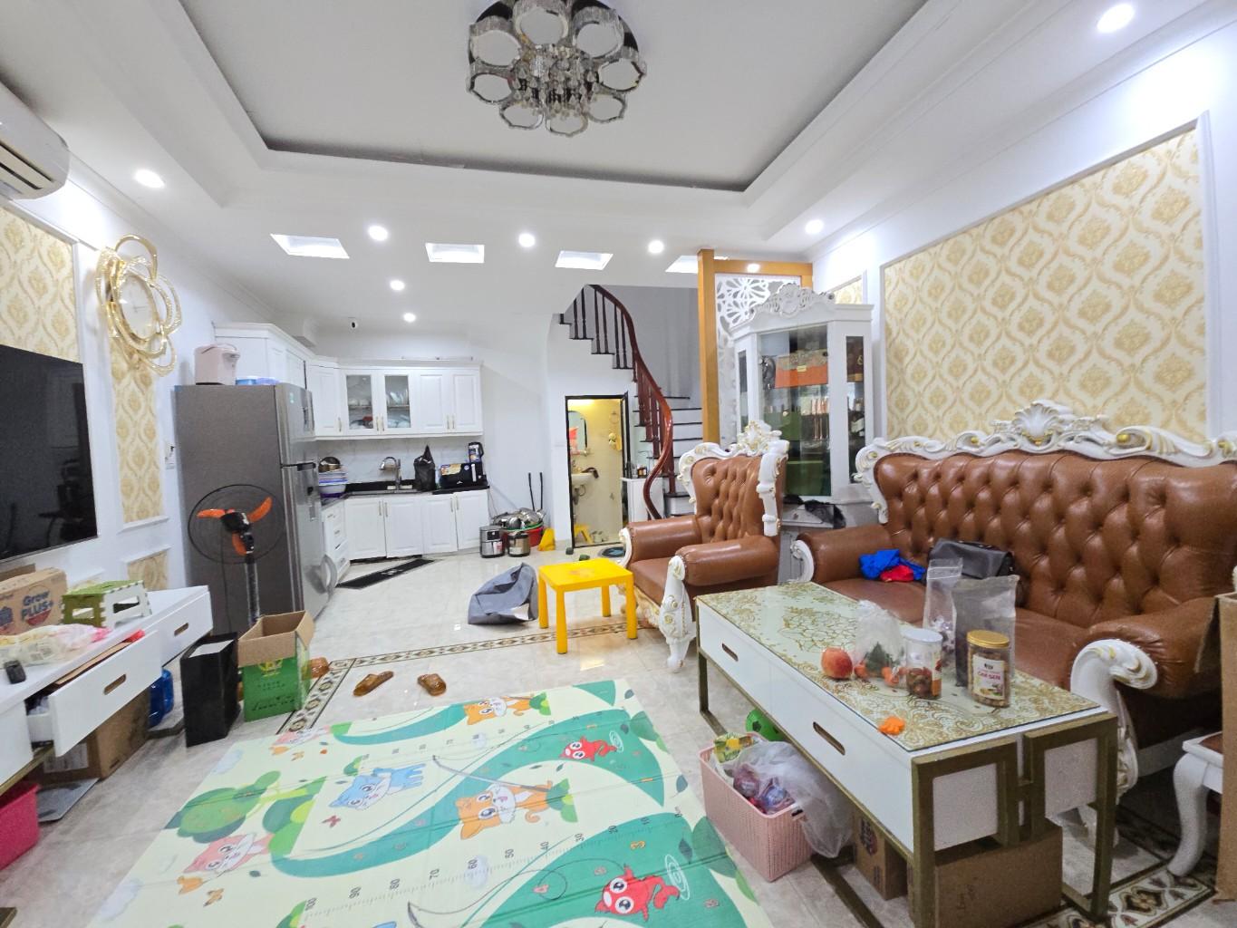  NHÀ ĐẸP THẠCH BÀN - AEON MALL - Ô TÔ ĐỖ CỬA - TẶNG NỘI THẤT 500TR - CHỈ HƠN 5 TỶ 