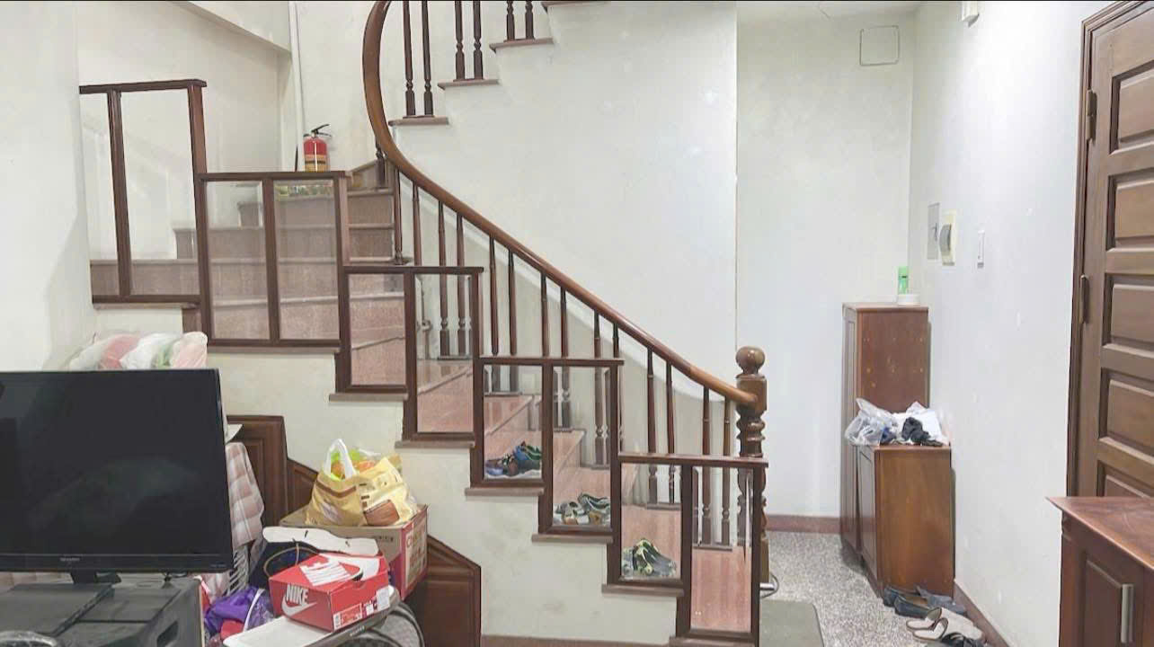  Bán nhà ngõ 189 nguyễn Ngọc Vũ - phường Trung Hoà 10m ra Ô tô tránh - Nhà GĐ tự xây 