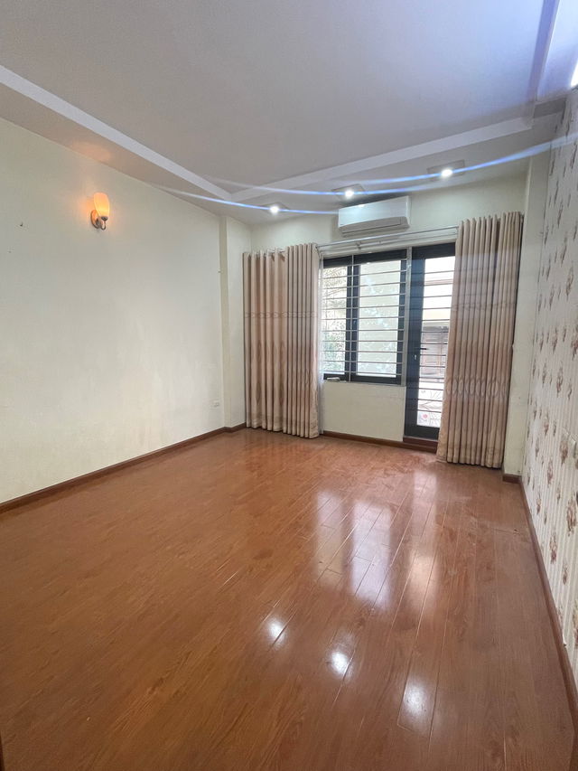  BÁN NHÀ PHÂN LÔ VIP CẦU GIẤY - MẶT NGÕ Ô TÔ THÔNG - KINH DOANH - 2 THOÁNG - ĐẦY ĐỦ TIỆN ÍCH 