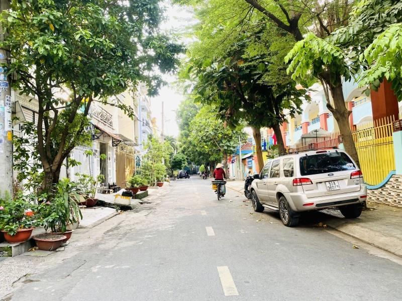  TOÀ NHÀ 7 TẦNG CÓ HẦM, NGAY TRỤC ĐƯỜNG DƯƠNG QUẢNG HÀM, PHAN  V TRỊ. DT 105M2  DÒNG TIỀN 65 TR/ TH 