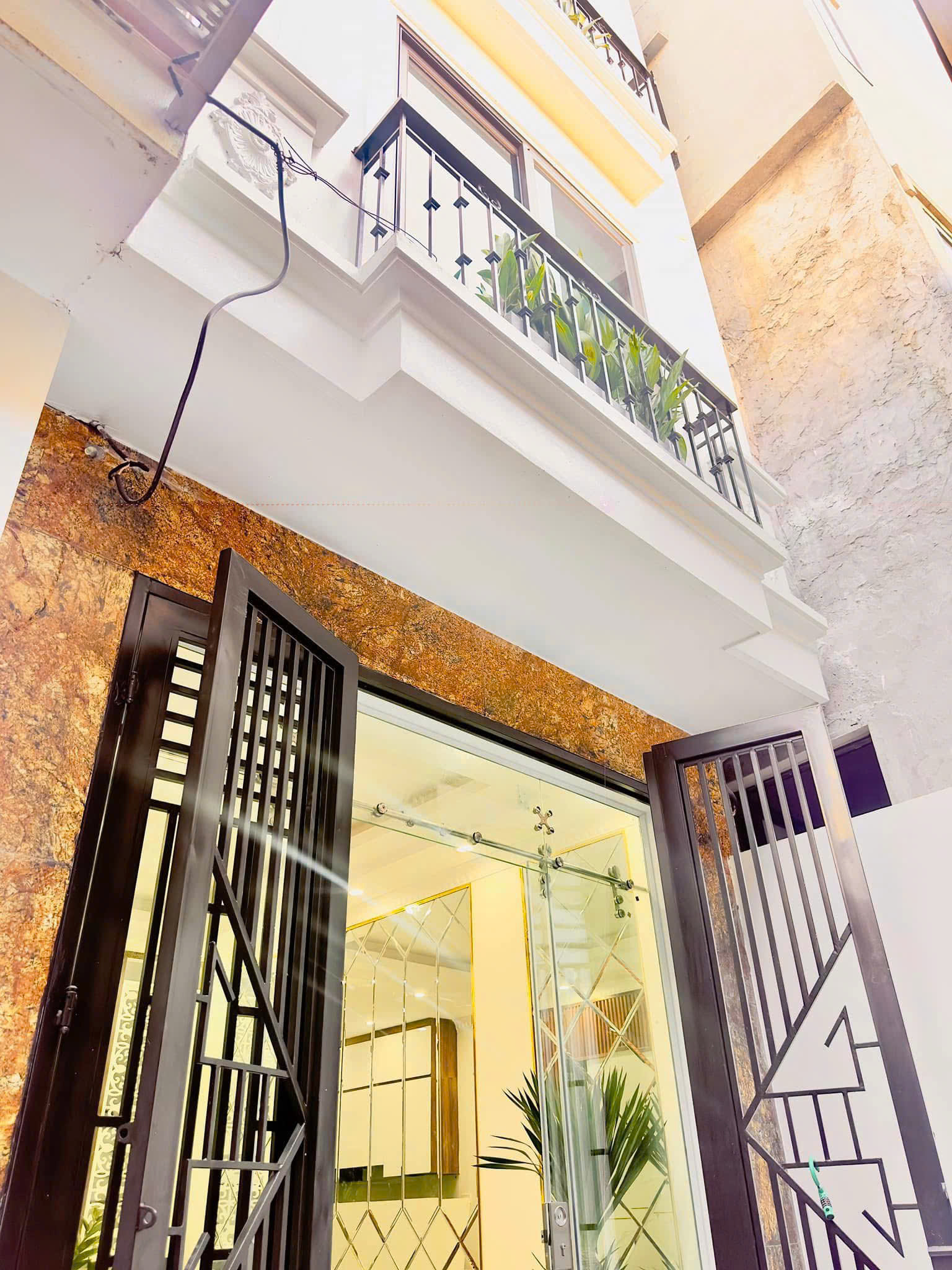  Bán Nhà Trung Tâm Quận Hoàng Mai - Diện Tích 35m2, Giá Chỉ Hơn 5 Tỷ! 