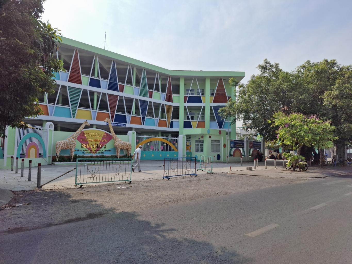  MẶT TIỀN SIÊU KINH DOANH ĐƯỜNG 8 SÁT HOÀNG DIÊU
 LINH TRUNG. 11.7 TỶ. TL. 