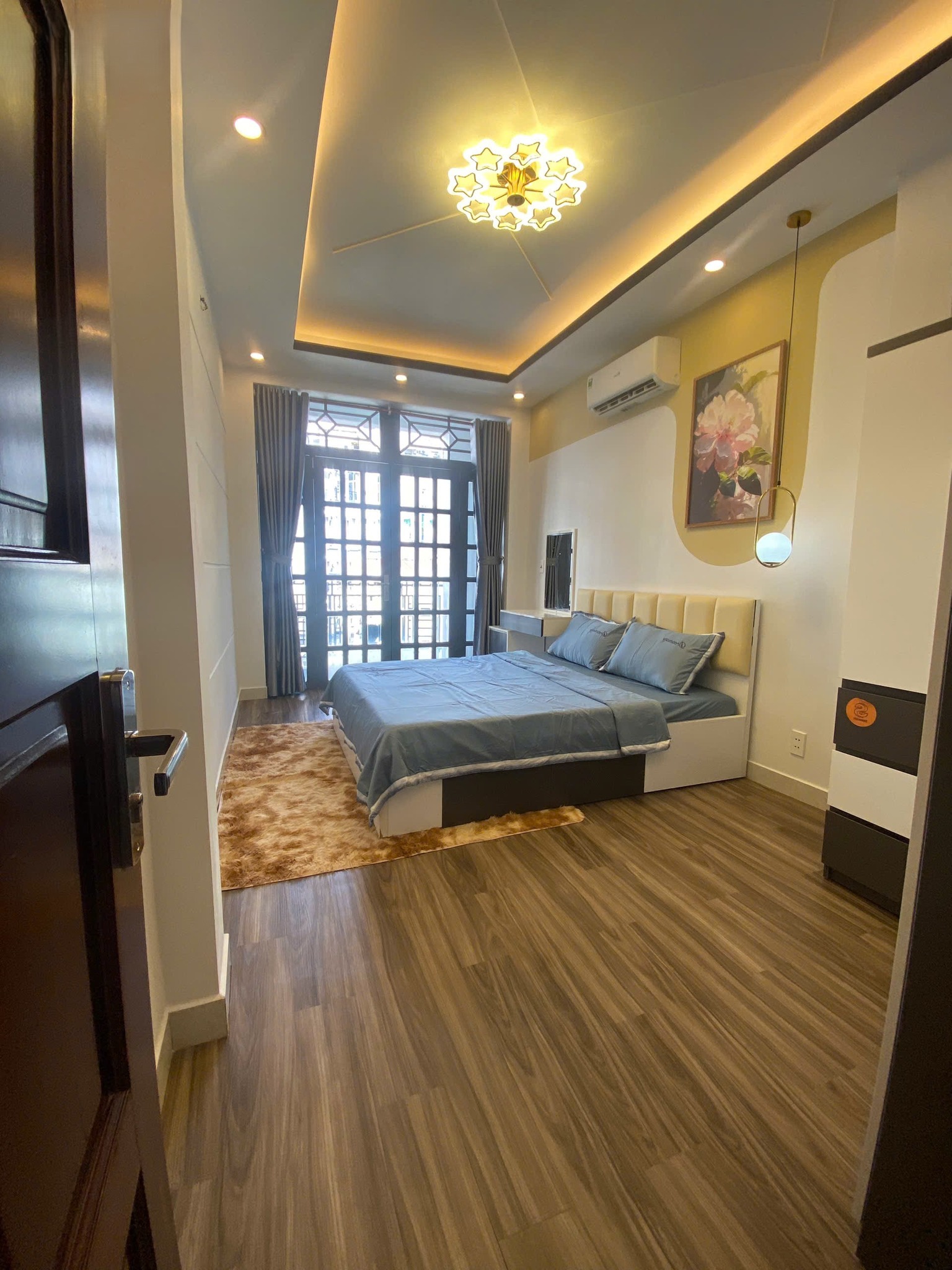  NHÀ TRUNG TÂM QUẬN 10 – CMT8 – HẺM XE HƠI – 4 TẦNG CHỈ 3 TỶ 99 