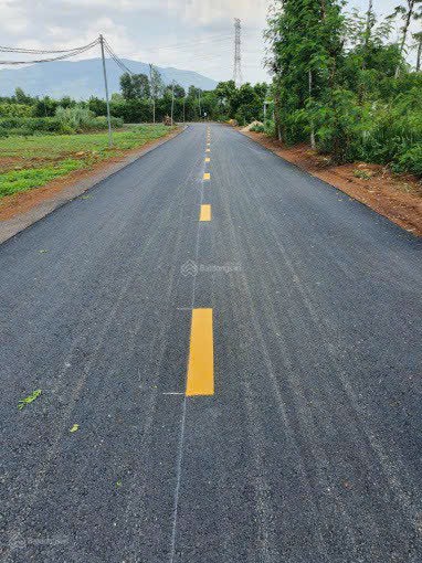  Cần bán 3600m2 đất vườn tại  Tp. Long Khánh  cùng 1 mảnh tách ra 2 mảnh chỉ 2.x tỷ. 