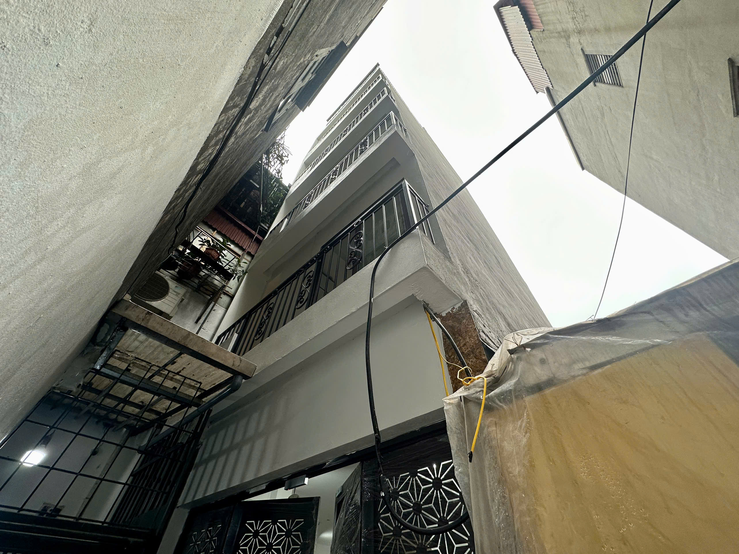  (Tin thật 100%) Bán CCMN xây mới 61m2 x 14CH tại phố Lê Duẩn - Đống Đa - Dòng tiền 925 triệu/năm 