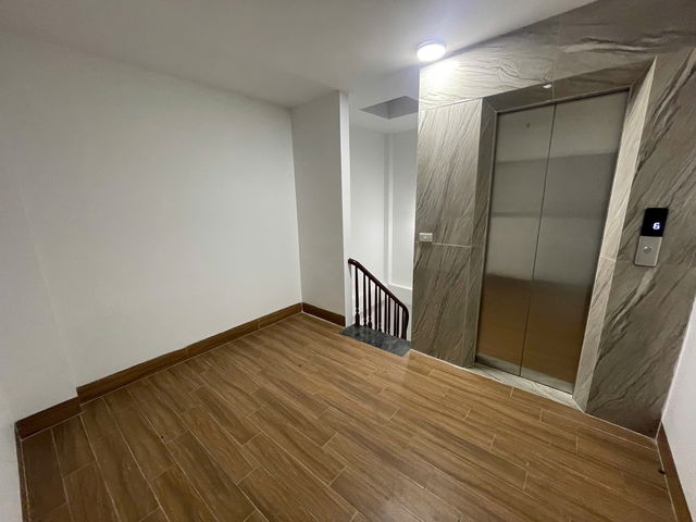  NGÕ Ô TÔ -NHÀ 6 TẦNG THANG MÁY Thạch Bàn 36 m2 X  6 tầng,mặt tiên 3.6, 8 tỷ Long Biên. 