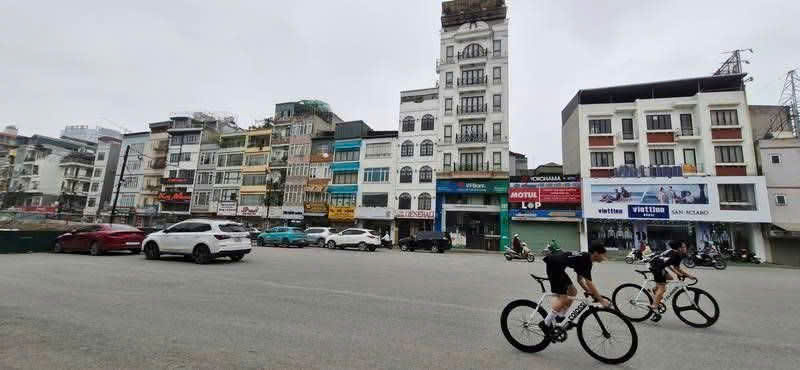  MẶT PHỐ KIM ĐỒNG - 9 TẦNG THANG MÁY - KINH DOANH ĐỈNH - CHO THUÊ GẦN 3 TỶ / NĂM 