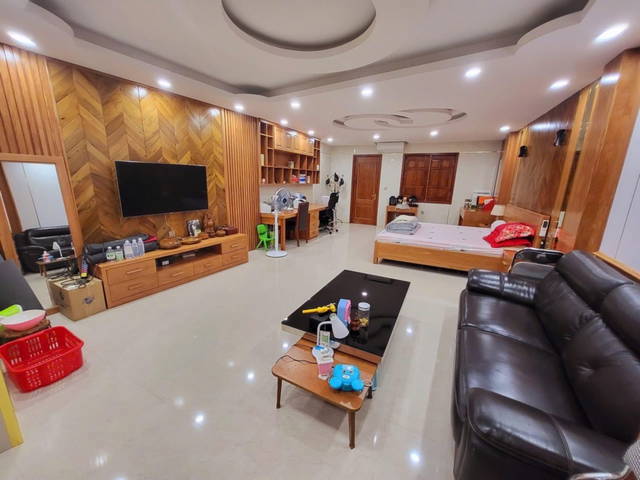  Bán nhà hot VIP nhất Đống Đa . DT 120 m2 , 6T , MT 5 m . Giá 47 tỷ . 