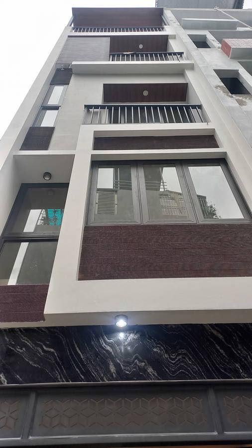  NHÀ ĐẸP BỒ ĐỀ – THANG MÁY – NỘI THẤT XỊN – TRUNG TÂM – NGÕ Ô TÔ VÀO NHÀ 