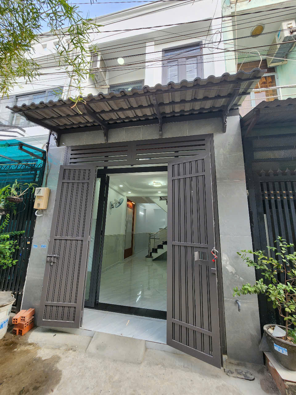  BÁN NHÀ MỚI TÂN THỚI HIỆP-QUẬN 12-SÔ HỒNG ĐẸP-VÀO Ở NGAY 