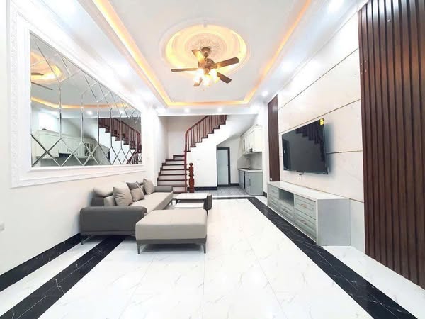  BÁN GẤP NHÀ XUÂN LA - 43M - 5 TẦNG - 6P NGỦ -7.4 TỶ 