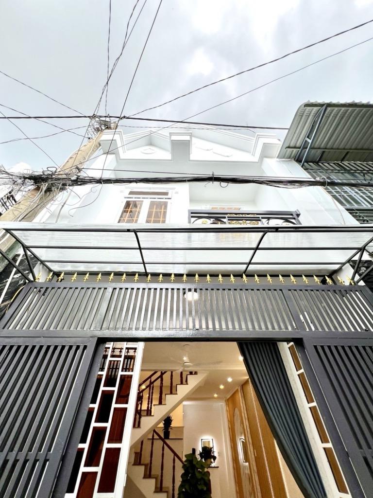  Bán nhà đẹp  Hiệp Thành, QUận 12, ngang 4m, 3 Tầng lấu, 3.6 tỷ 