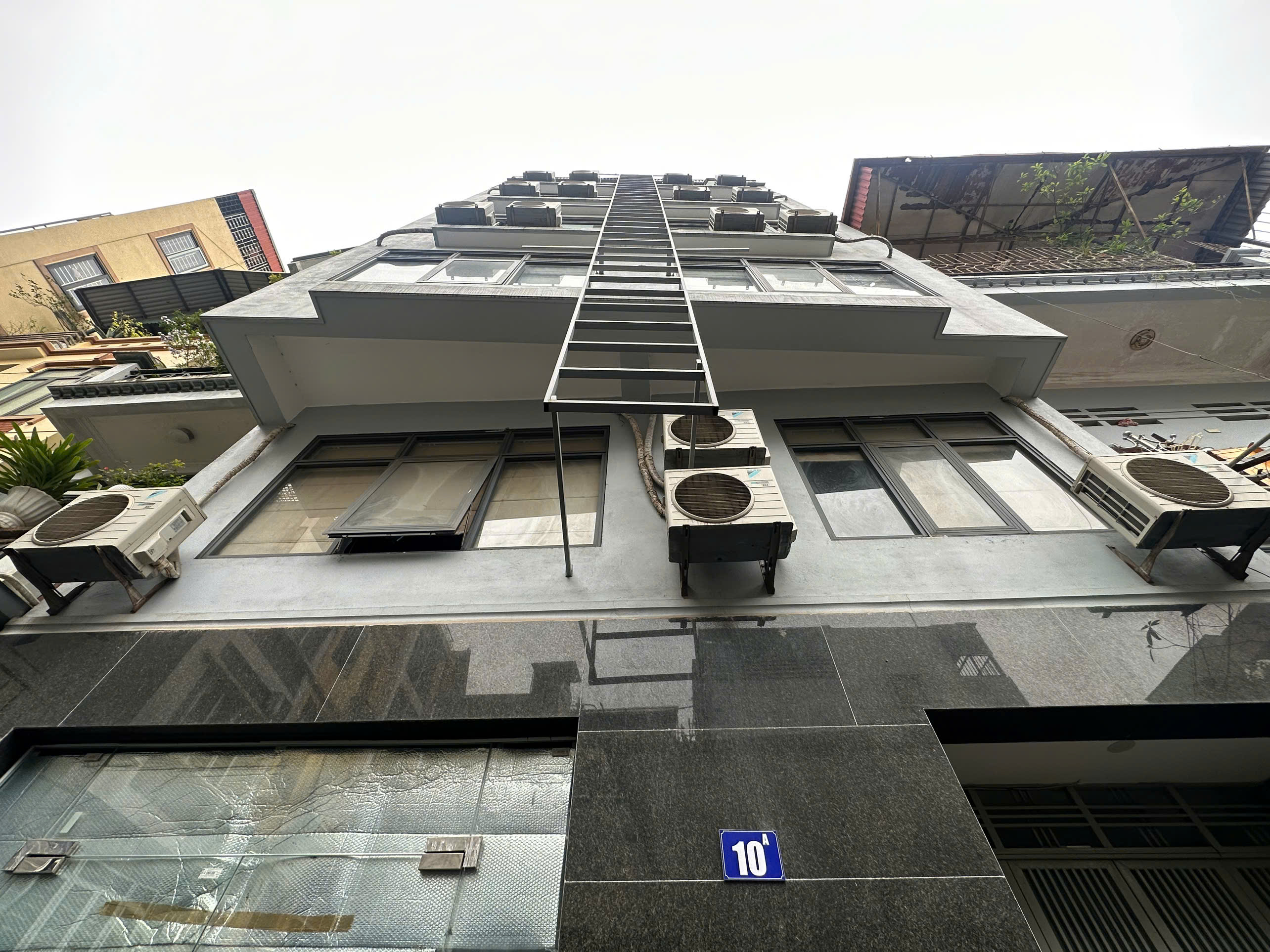  (Tin thật 100%) Bán CCMN 91m2 x 21CH tại ngõ 61 Lê Văn Lương - Dòng tiền 1,5 tỷ/năm - Nhà gần phố 