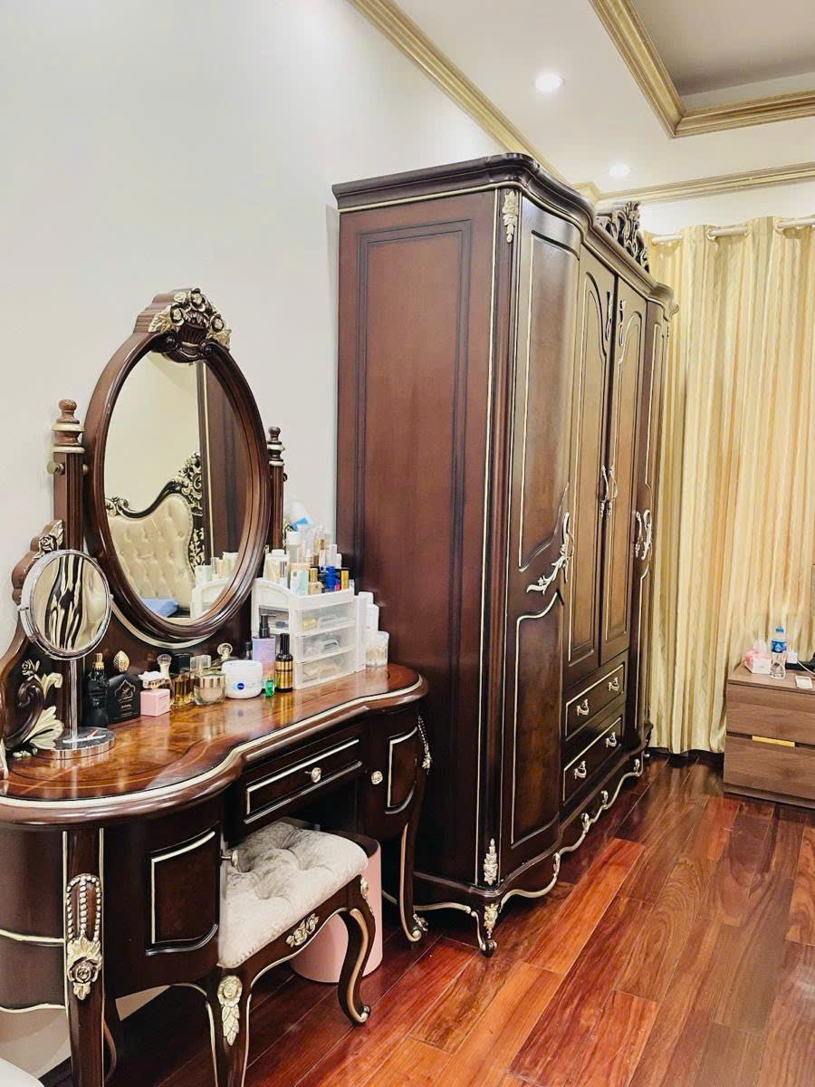  ???? NHÀ  HOÀNG CẦU - Ô TÔ CÁCH 10M - GẦN BÃI GỬI XE - DÂN XÂY CHẮC CHẮN 