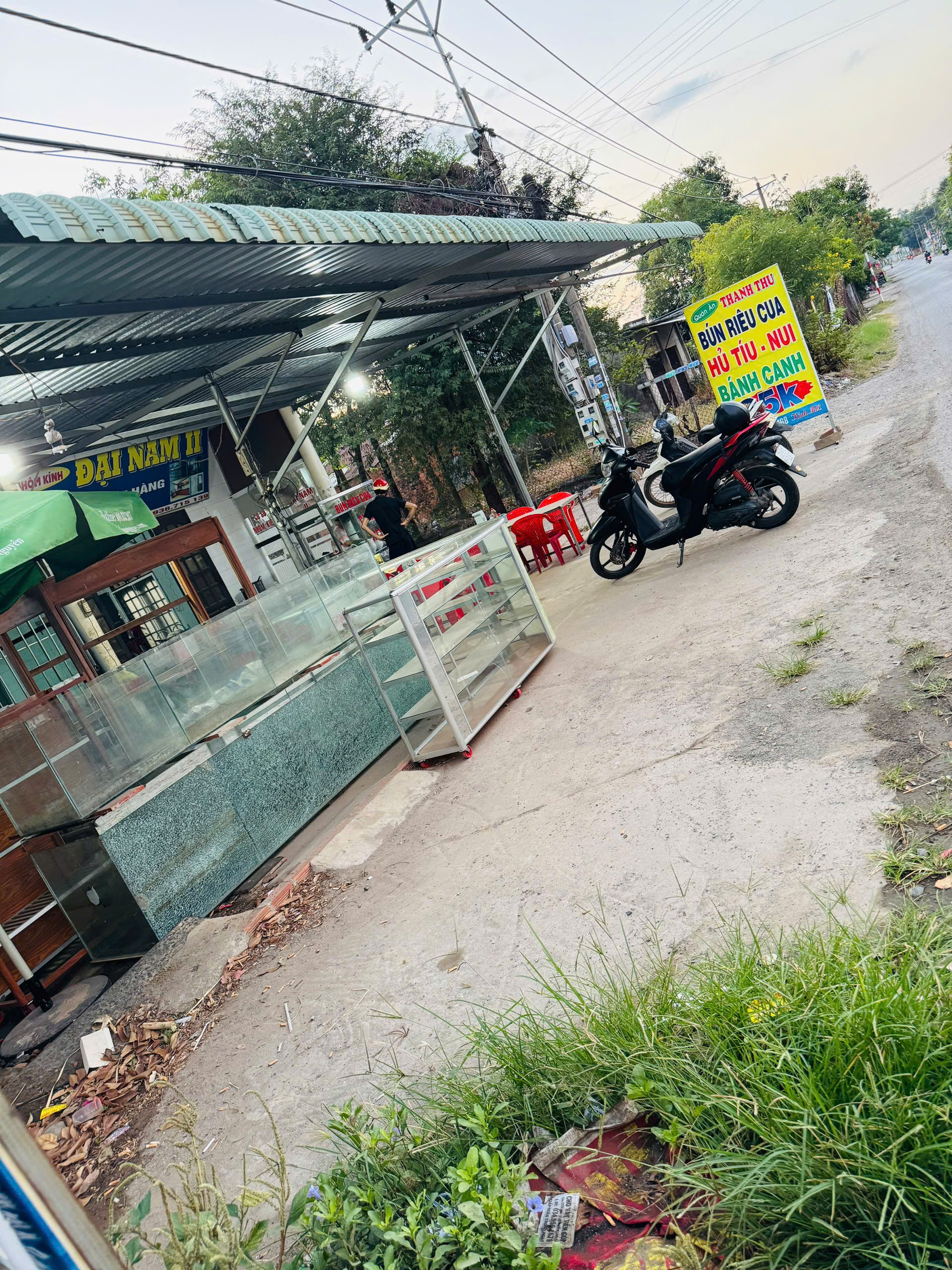  Chính chủ cần tiền bán gấp nhà mặt tiền trục chính đường 995B Châu Pha-Bà Rịa, xã Châu Pha - TP Phú Mỹ - Tỉnh BRVT 