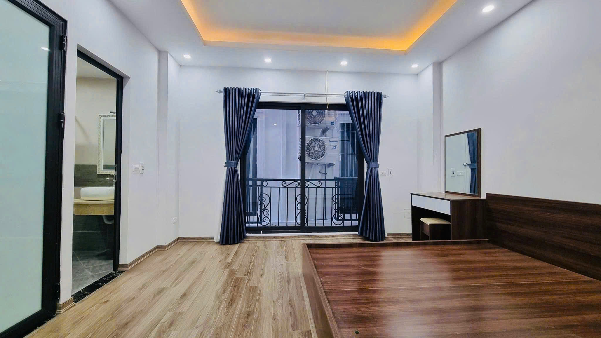  Bán nhà phố Vĩnh Tuy, 5 tầng xây mới, ngõ ô tô lùi cửa, 52m2, giá chỉ 8.7 tỷ 