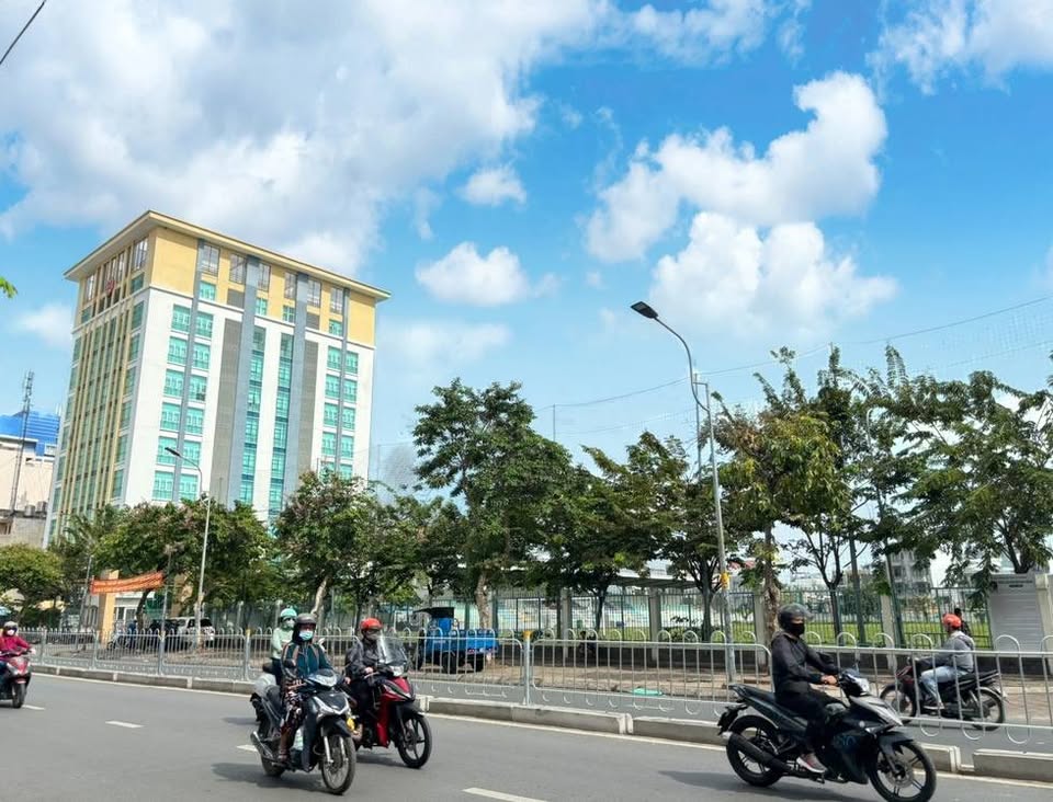  Gò Vấp - Bán nhà hẻm xe hơi thông Nguyễn Văn Lượng, Gò Vấp –  5x16m, 3PN, view sân banh, khu CityLand – giá chỉ 8.5 tỷ 