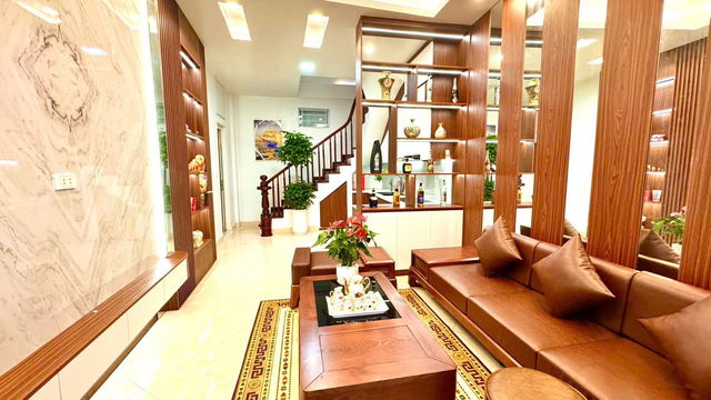  Bán nhà đẹp Hoàng Hoa Thám, Ba Đình, diện tích 31m2, mặt tiền 3.5m, giá chỉ 8.6 tỷ 
