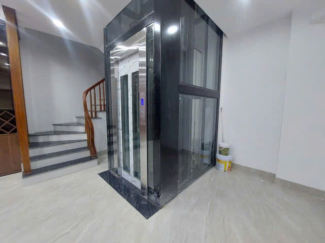  NHÀ MỚI 6 TẦNG THANG MÁY FULL NỘI THẤT Bồ Đề- Long Biên  45m2, 6 tầng, mặt tiền  4.5m,11 tỷ. 