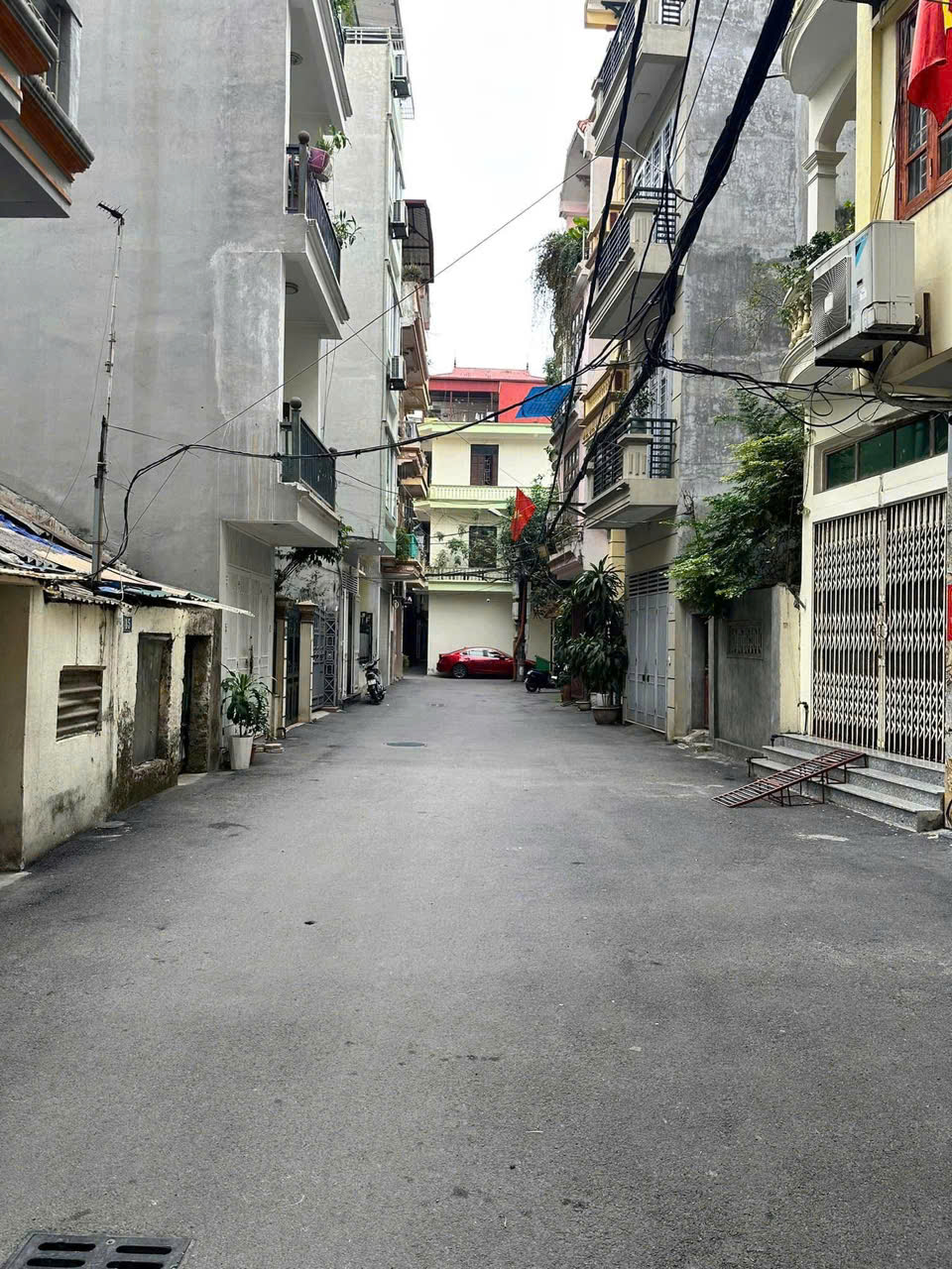  Bán nhà Tôn Đức Thắng 90m² mặt tiền 6,7m gara ô tô,dừng đỗ trước nhà - Nở hậu 
