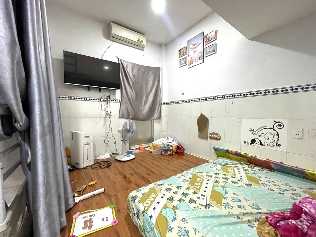  Bán nhà Âu Cơ, Phú Trung, Tân Phú, gần Đầm Sen, nhà 3 tầng đẹp, chỉ hơn 1 tỷ 