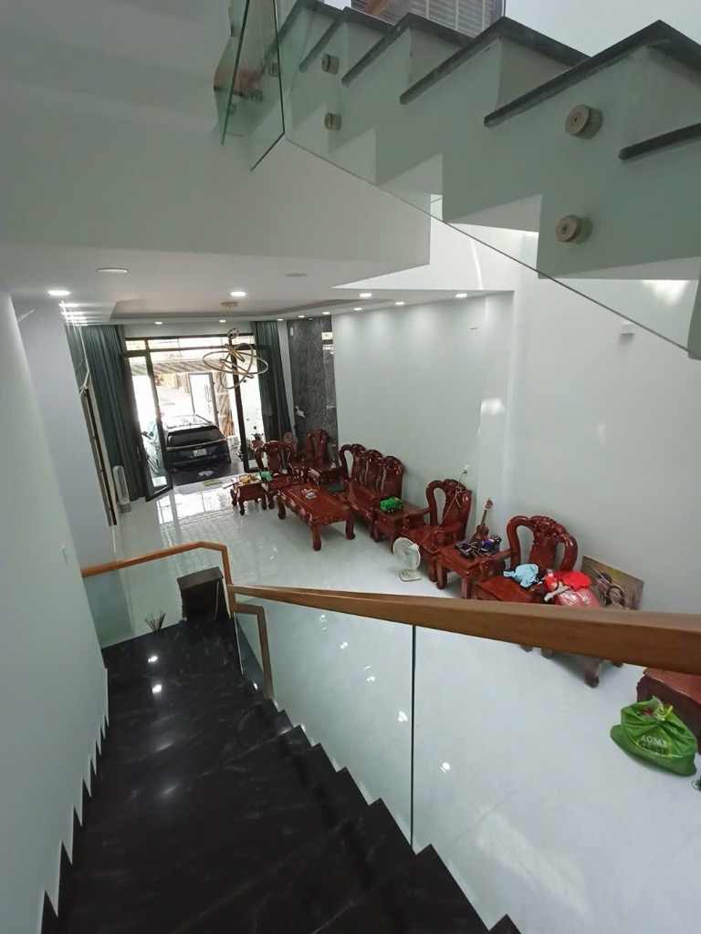  Bán nhà NGUYỄN THỊ THẬP 145m², 4 tầng, 4PN, 15.7 tỷ, Q.7, 