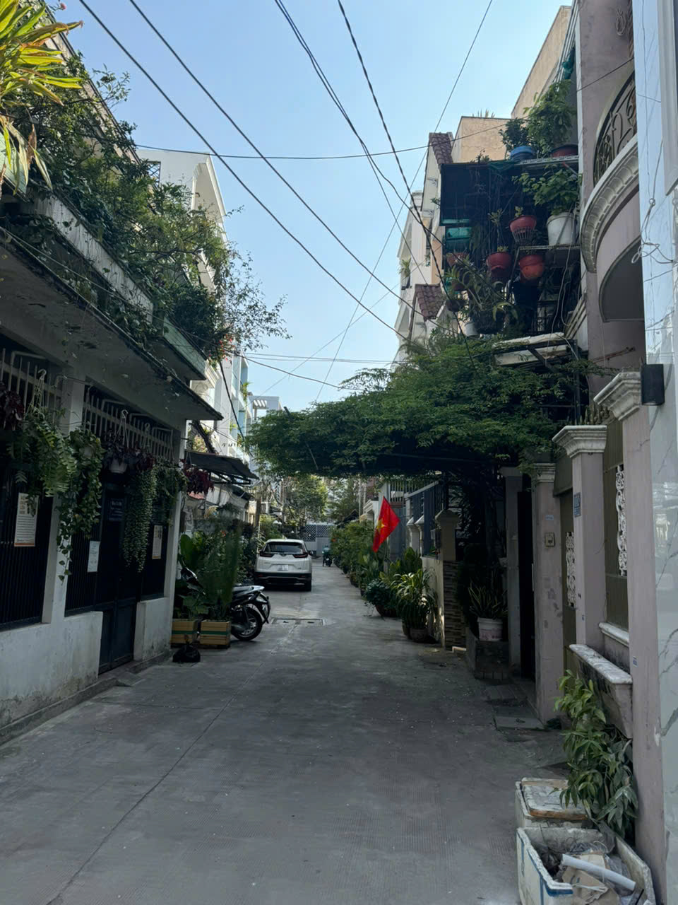  Chủ bán gấp! - Hẻm 4,5m, P11, BT - (3.7 x 10m) - KC: 4 tầng - Giá bán 6,5 tỷ thương lượng 