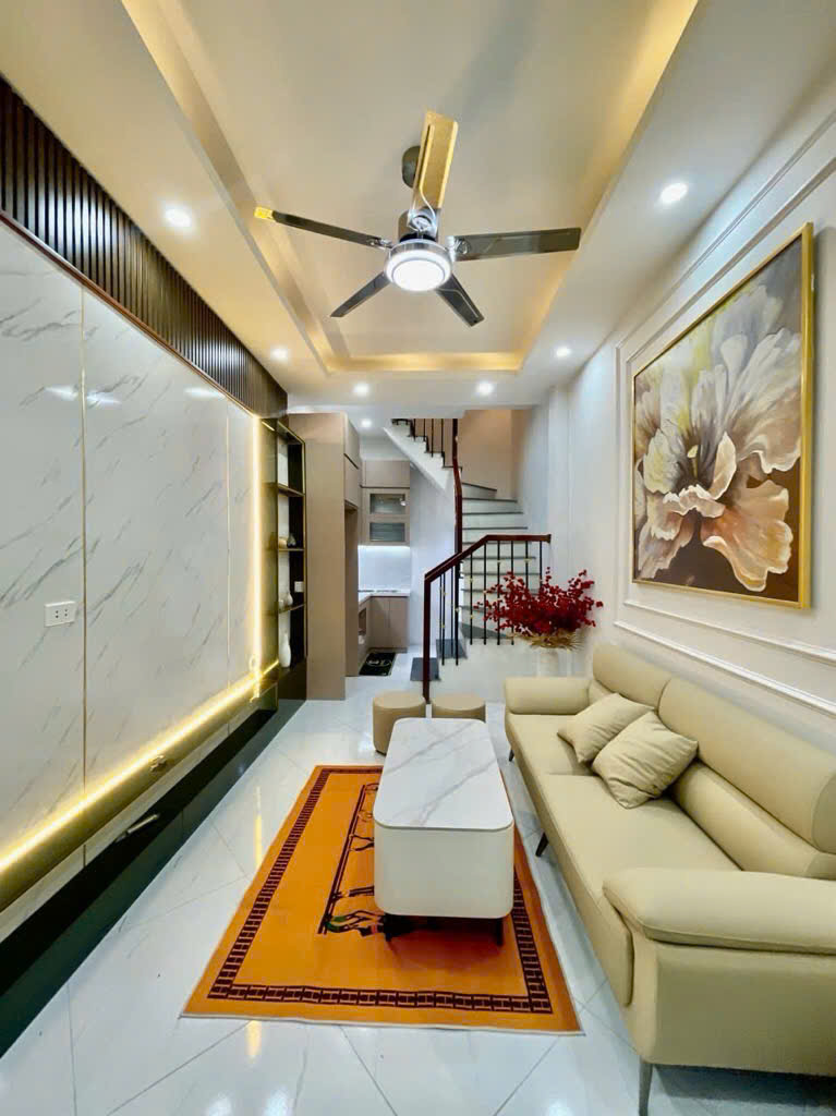  PHỐ VÕ THỊ SÁU-HAI BÀ TRƯNG DT 30 MET, 3 TẦNG, NGÕ RỘNG 3 M, NGÕ THÔNG,50 RA Ô TÔ, GẦN HỒ,CÔNG VIÊN ĐIỀU HÒA, KINH DOANH ĐỈNH CAO.SỔ ĐỎ CC,THIỆN CHÍ BÁN 