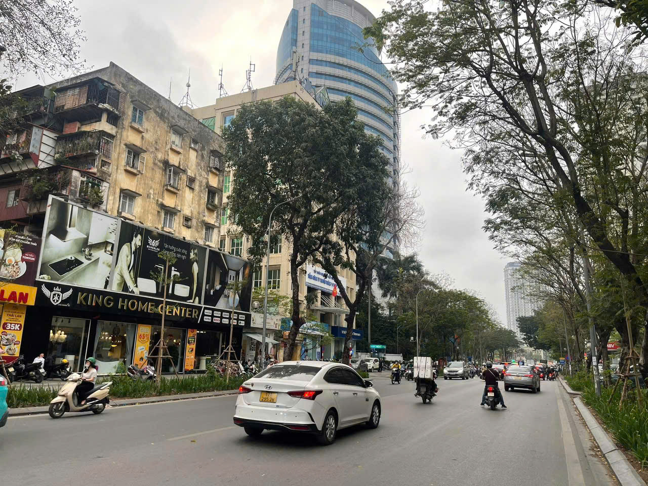  Bán nhà riêng phố Láng Hạ, mặt ngõ ô tô tránh kinh doanh - ô tô đỗ ngày đêm 60m nhà 5T  - 18,9 tỷ - ô chờ thang máy 