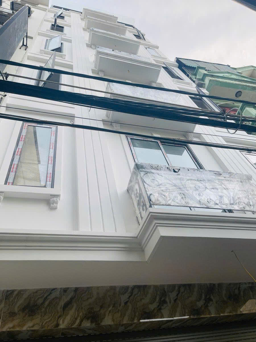  Hàng hiếm Lạc Long Quân, 50m2, 8 tầng, thang máy, mặt tiền 6m,  gara ô tô, 10m ra mặt phố, giá 21 tỷ thương lượng 