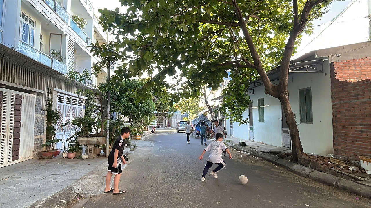  Cần thanh lý gấp dãy nhà trọ đường nhựa 13m TP Nha Trang lh em Nhật để biết thêm thông tin chi tiết 