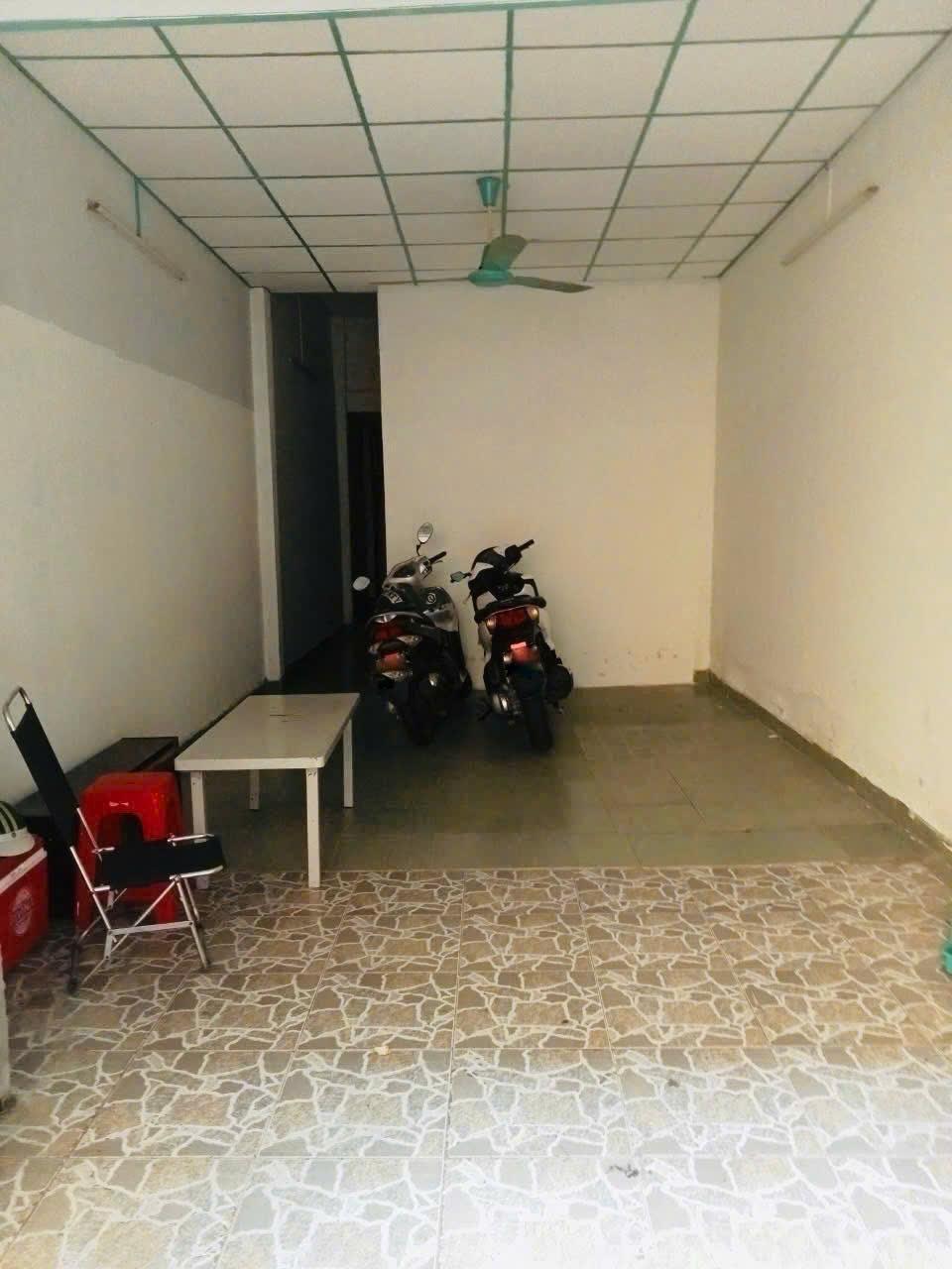  NGỘP BANK, 100m2, HXH, 300tr/Năm, Lạc Long Quân Tân Bình giá tốt 7.5 Tỷ. 