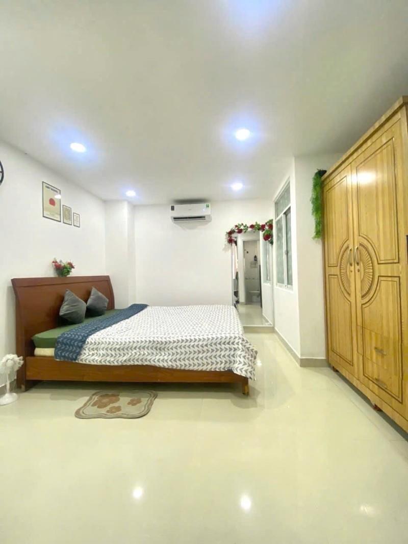  CHDV 5 TẦNG, DTSD 200M2, 10 PHÒNG, DÒNG TIỀN 40 TR/ TH GIÁ 8.6 TỶ KẾ BÊN LOTTEMART CITYLAND 