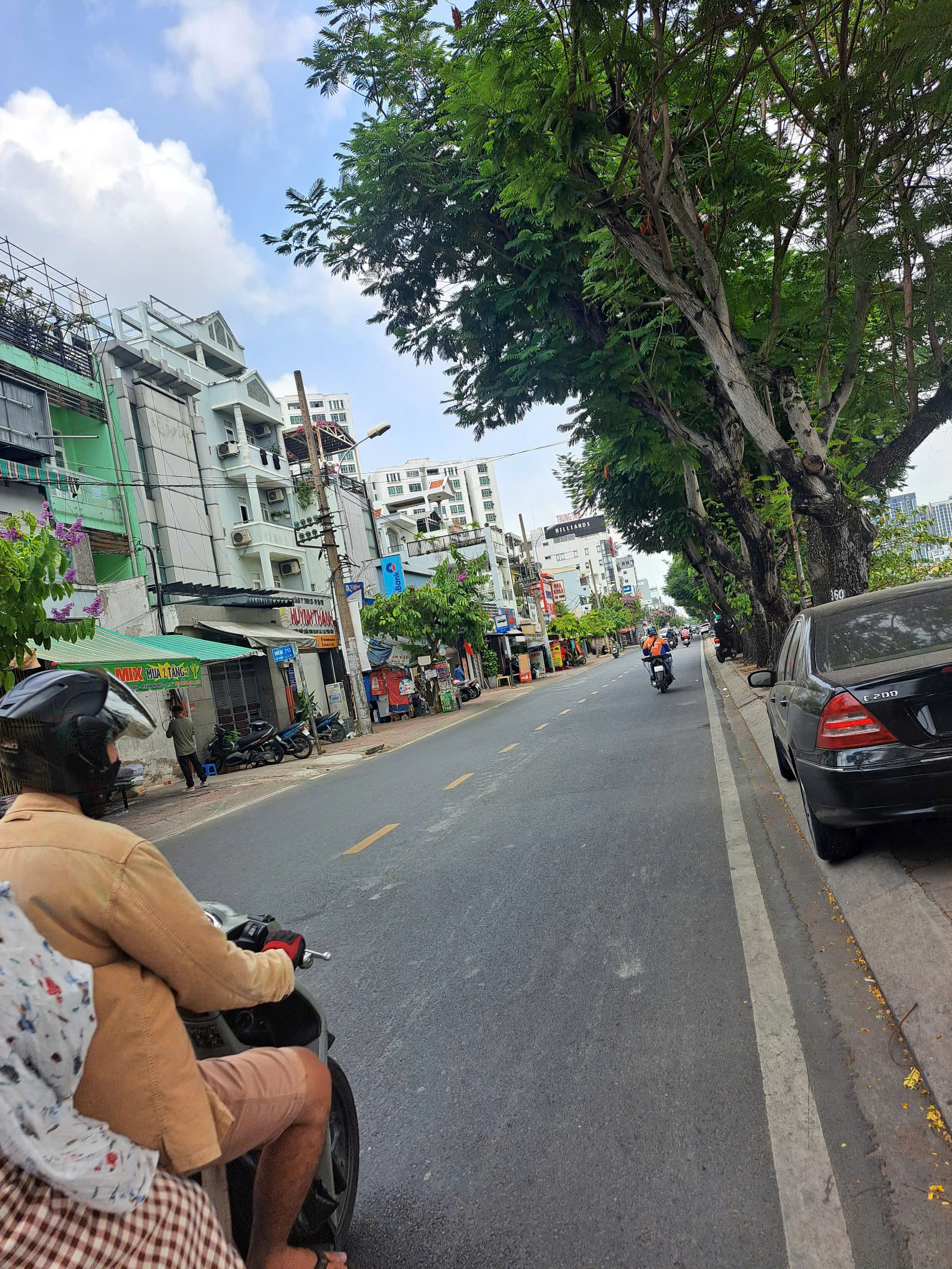  NHÀ ĐẸP LUNG LINH – NGANG 7M – 3 TẦNG – SÁT HIM LAM, GẦN CẦU NGUYỄN VĂN CỪ – GIÁ CHỈ NHỈNH 6 TỶ! 