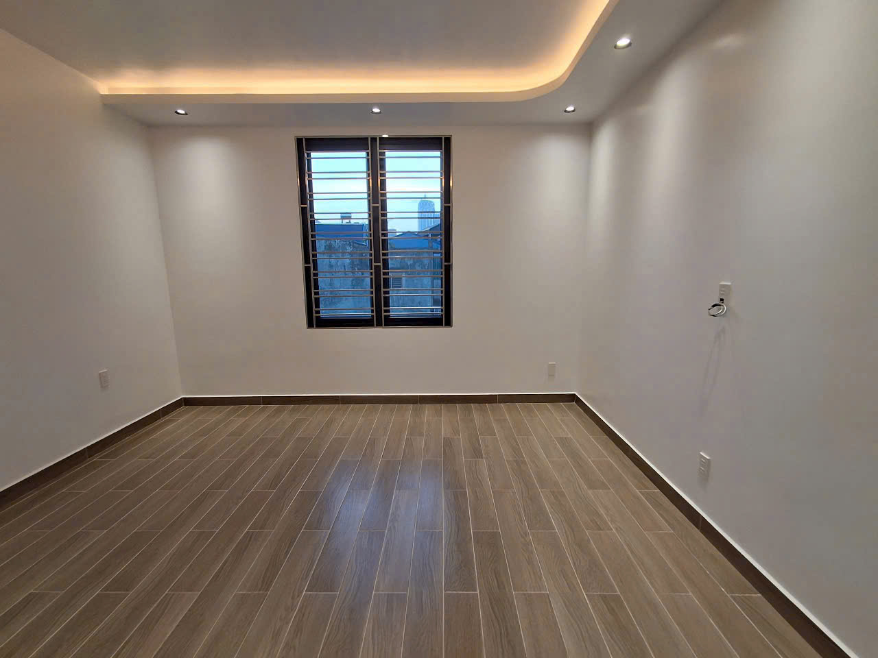  Nhà đẹp mặt ngõ thông tại chợ hoa Đằng Hải ô tô ra vào nhà 