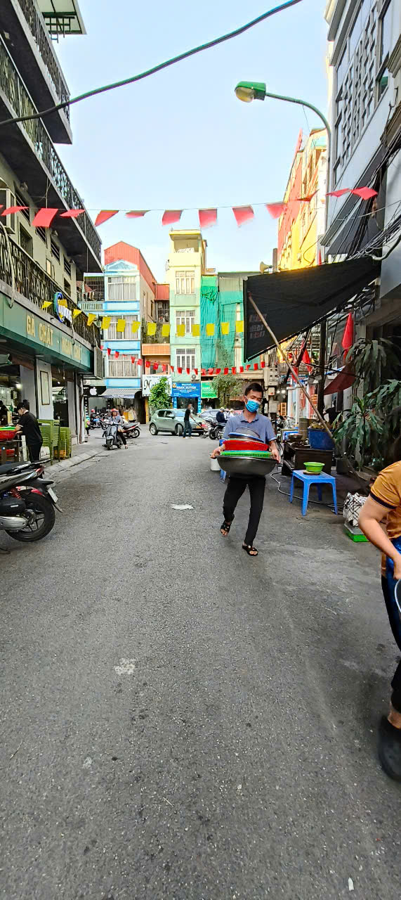  SIÊU PHẨM DUY NHẤT , MẶT PHỐ ĐỐNG MÁC , Ô TÔ ĐỖ CỬA , THANG MÁY CHỜ , BÁN ĐẤT TẶNG NHÀ 85M2 X 2T X 6M . GIÁ NHỈNH 39 TỶ . 