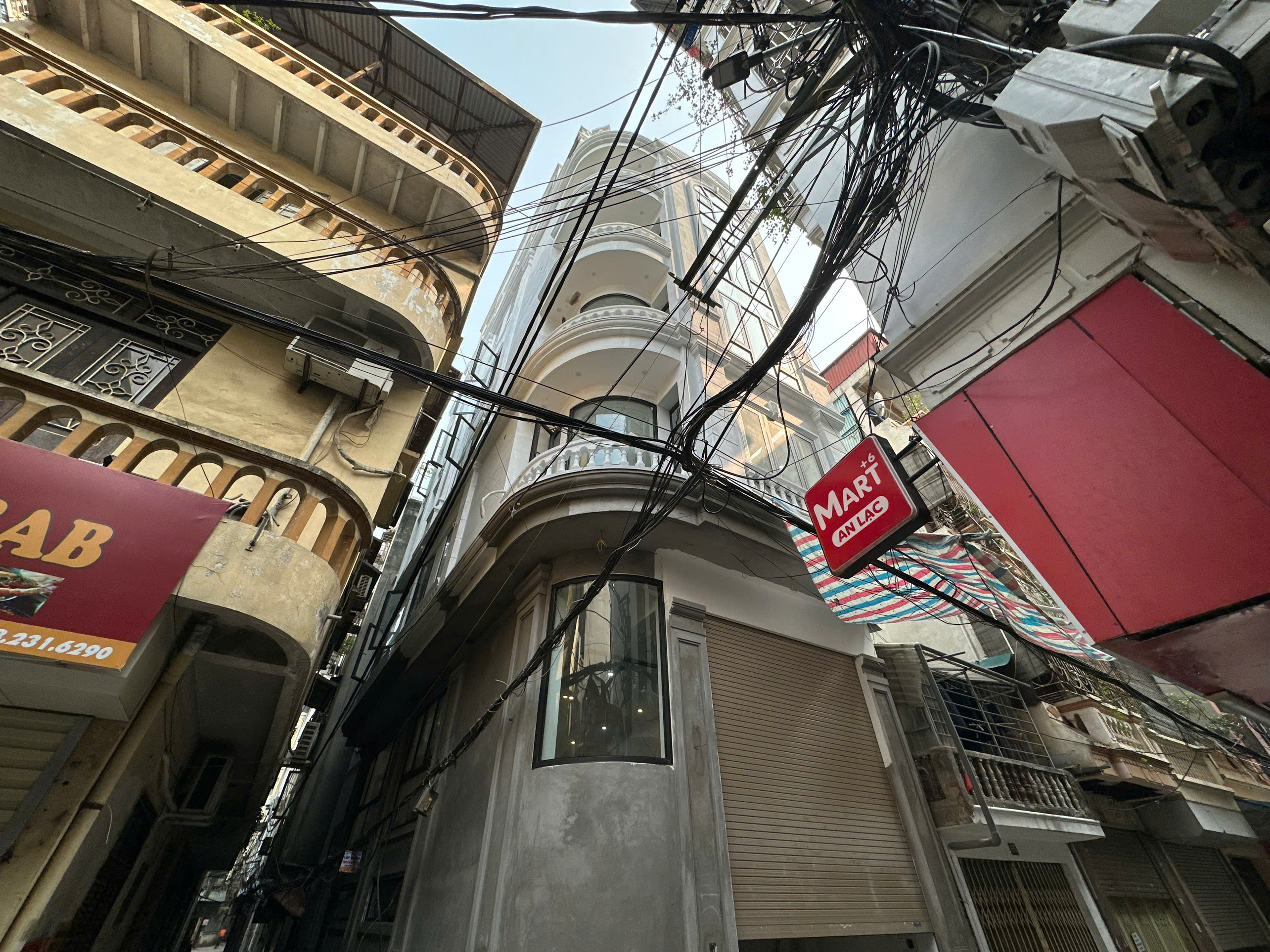  (Tin thật 100%) Bán CHDV 84m2 x 18 căn hộ tại phố Yên Lãng - Ô tô vào nhà - Dòng tiền 1,45 tỷ/năm 