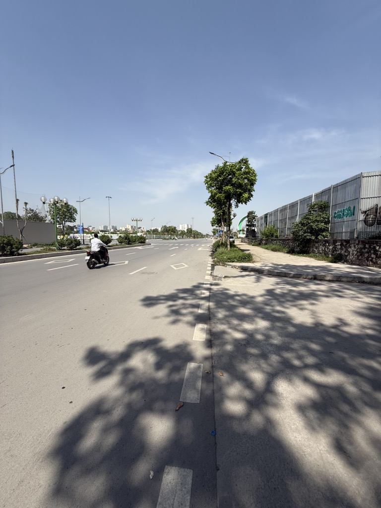  RẺ NHẤT LONG BIÊN-NGỌC THỤY -BÁN ĐẤT TẶNG NHÀ-DT 61M-GIÁ 8 TỶ NHỈNH… 