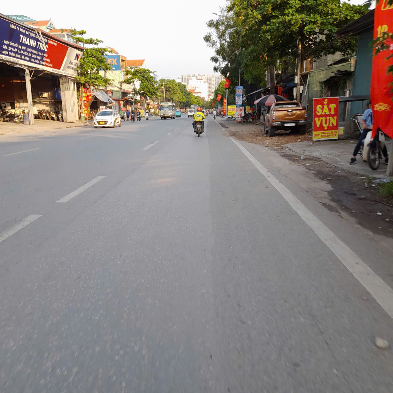  Mảnh đất #ĐỨC_THƯỢNG - vị trí vàng giáp đường #Ql_32 và #Vđ4. 
Sổ vuông vức - gần trục chính - mặt tiền rộng thoáng

Diện tích 55m2 - Đơn giá 6x triêu/m2 