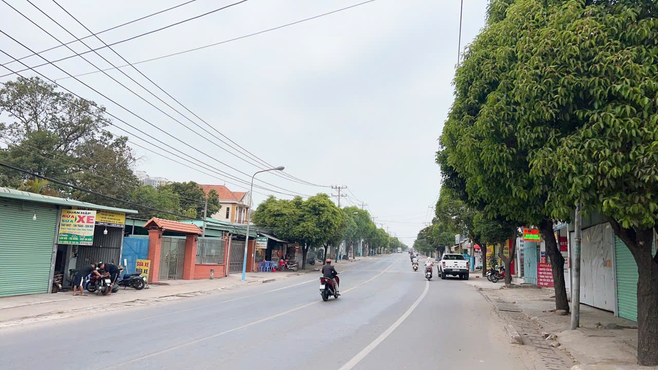  Bán 180m2 đất Dĩ An,đường xe hơi,giá chỉ 25tr/m2,gần KDC Bình Nguyên 