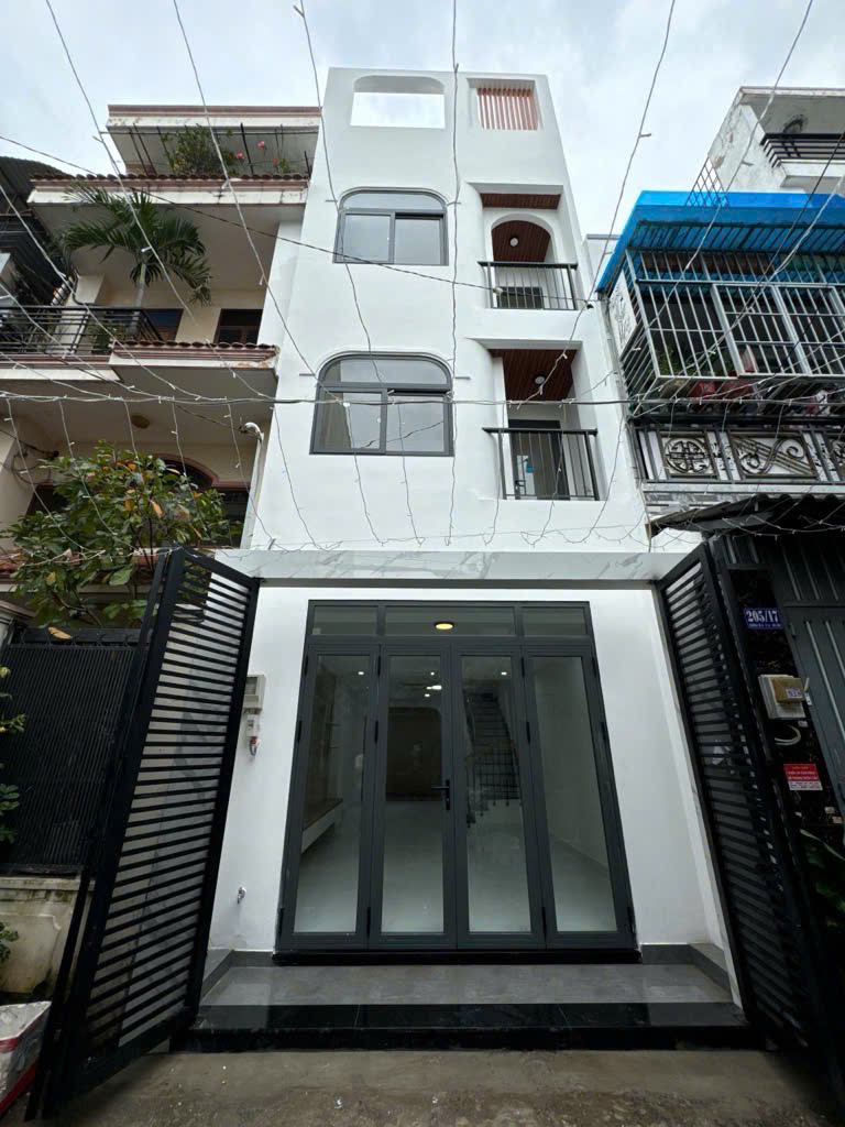  52m2 – 5 Tầng – 4PN 5 Tolet - $ 6,6 Tỷ , TK Hiện đại – Nở hậu – Sát HXH cách 20M ra MẶT TIỀN 