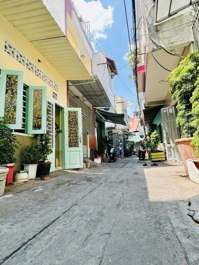  - Ban nhà cách hẻm xe hơi 20m2, Trương thị hoa, Phương tân thới hiệp, Q12, Nhà xây dựng mới ở ngay, thông thoáng sạch sẽ, sổ vuông DT 83m2, giá nhỉnh 4 tỷ 