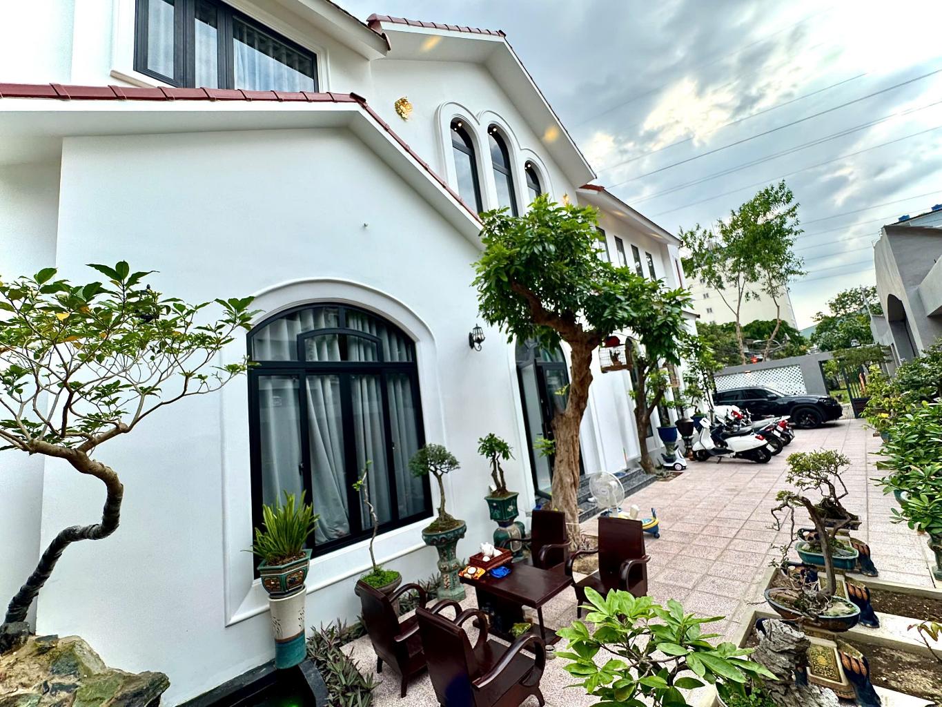  Bán đất biệt thự sân vườn 2 mặt tiền, HXH,  sẵn mặt bằng kinh doanh, linh trung thủ đức, giá chỉ 16 tỷ 800  TL 