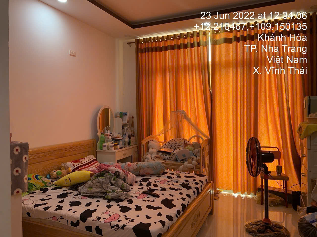  Khu vực: TĐC ĐẤt LÀNH 
????????????BÁN NHÀ TĐC ĐẤT LÀNH ĐƯỜNG 10M 3 TẦNG HOÀN CÔNG CHUẨN . 
⚡Diện tích: 65m ngang 4m daì 16,25m . Hoàn công 137,2m. Công năng nhà: 2pn, 3wc, bếp, pkhach, p thờ, sân sau, sân thượng rộng rãi mát mẻ . 
⚡Hướng : Tây nam 
⚡Đườn 